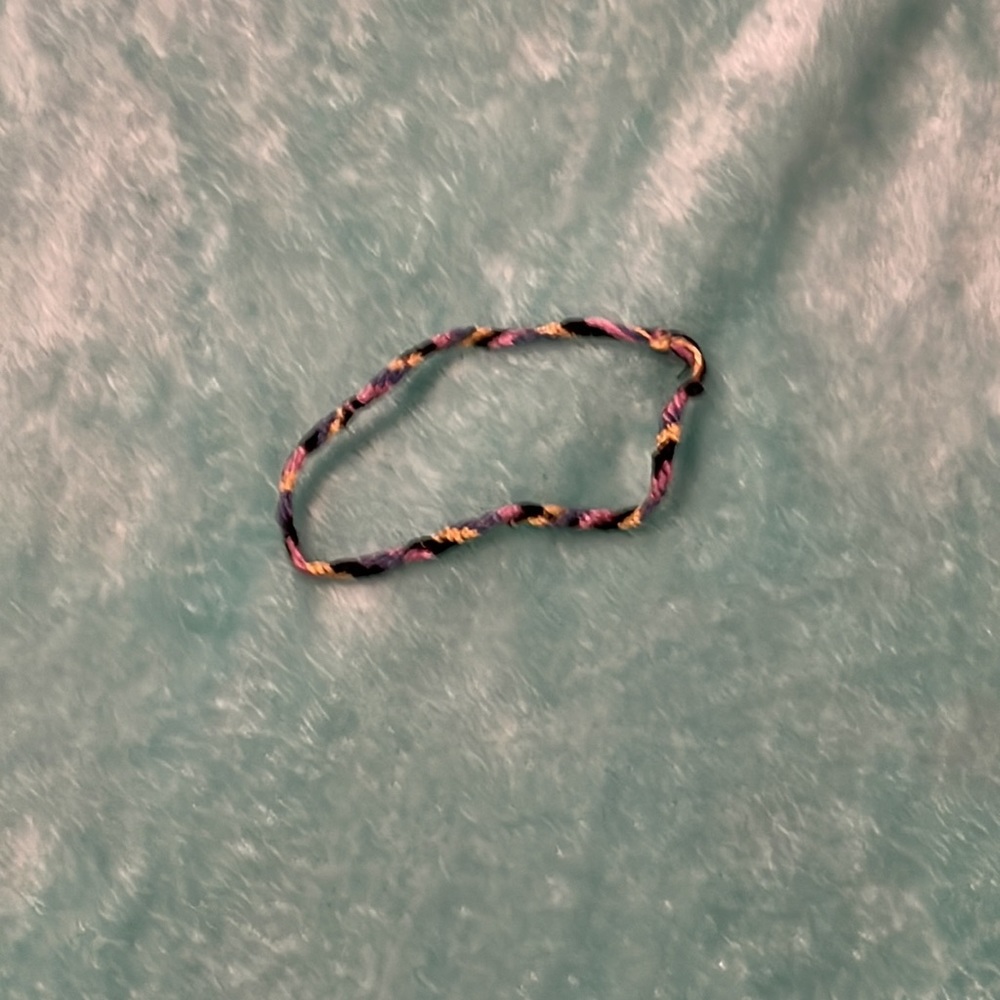 Assorted braided bracelets - Picture 8 of 12